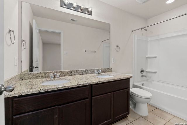 7230 Vista Grv, San Antonio, TX 78242