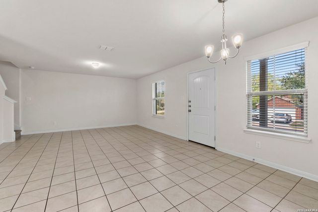 7230 Vista Grv, San Antonio, TX 78242