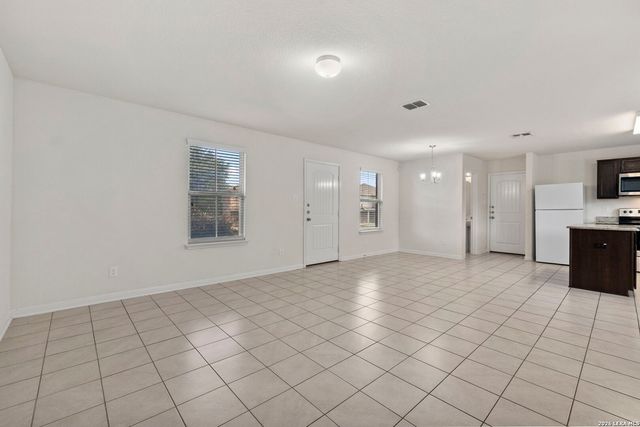 7230 Vista Grv, San Antonio, TX 78242