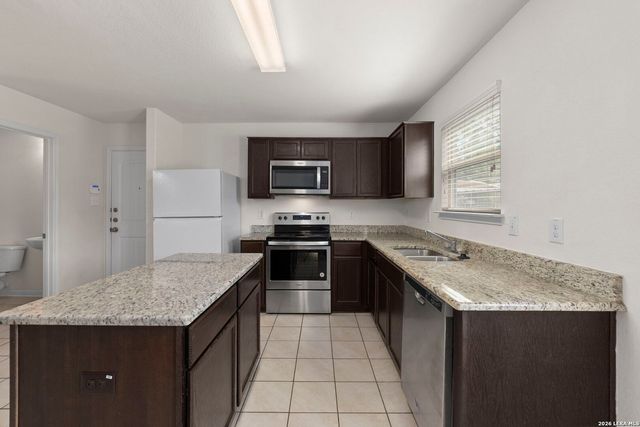 7230 Vista Grv, San Antonio, TX 78242