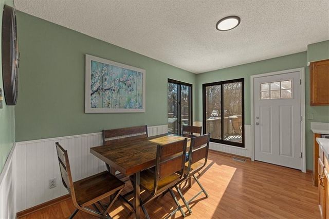 1019 E New London Drive, Olathe, KS 66061