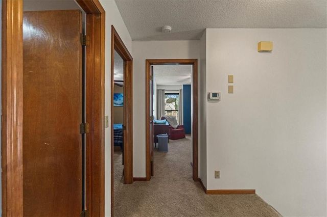 1019 E New London Drive, Olathe, KS 66061