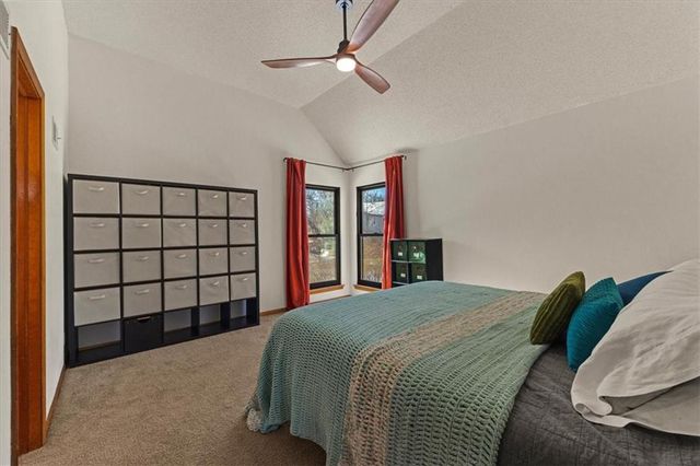 1019 E New London Drive, Olathe, KS 66061