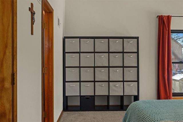 1019 E New London Drive, Olathe, KS 66061