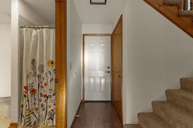 1019 E New London Drive, Olathe, KS 66061