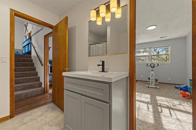 1019 E New London Drive, Olathe, KS 66061