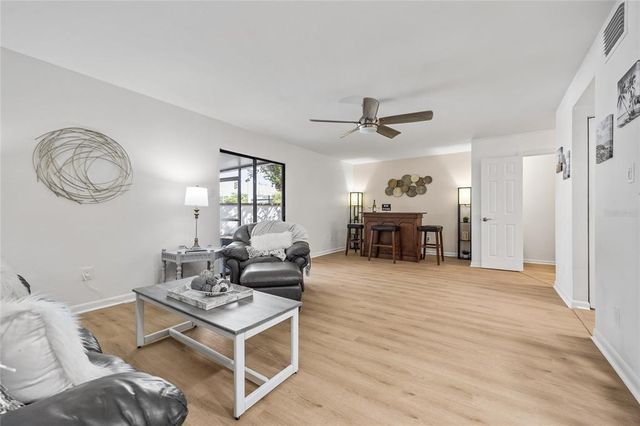 9822 BROWNSTONE DRIVE, Tampa, FL 33612