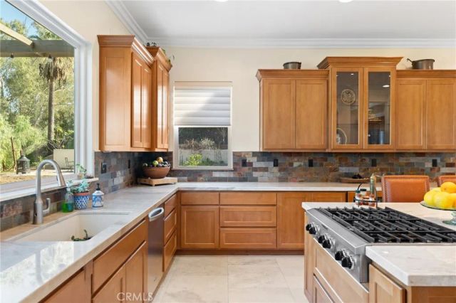 571 Wooden Bridge Lane, Redlands, CA 92373