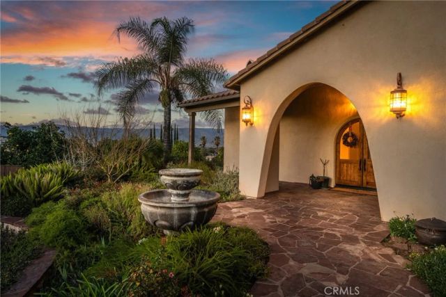 571 Wooden Bridge Lane, Redlands, CA 92373