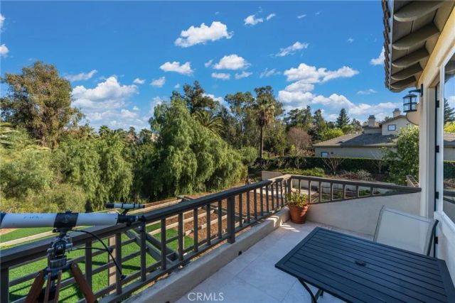 571 Wooden Bridge Lane, Redlands, CA 92373