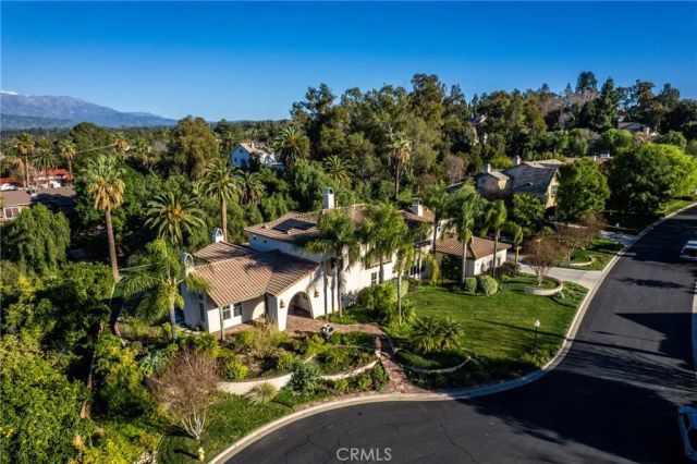 571 Wooden Bridge Lane, Redlands, CA 92373