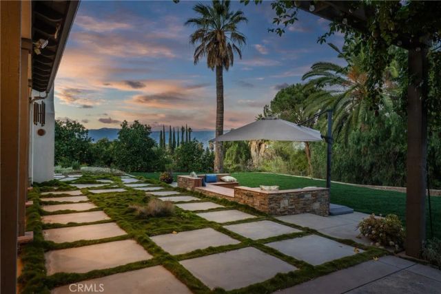 571 Wooden Bridge Lane, Redlands, CA 92373