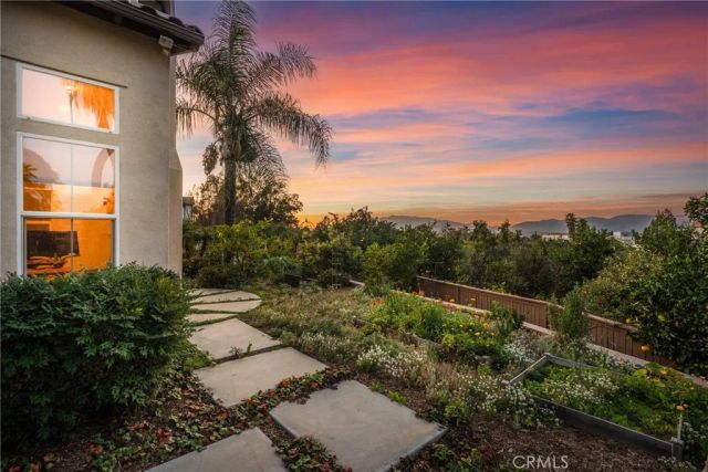 571 Wooden Bridge Lane, Redlands, CA 92373