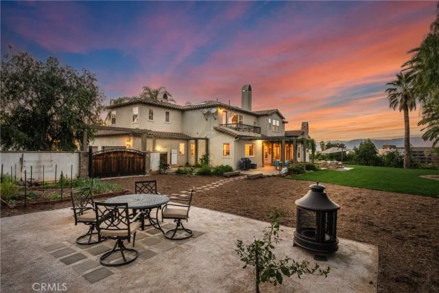 571 Wooden Bridge Lane, Redlands, CA 92373