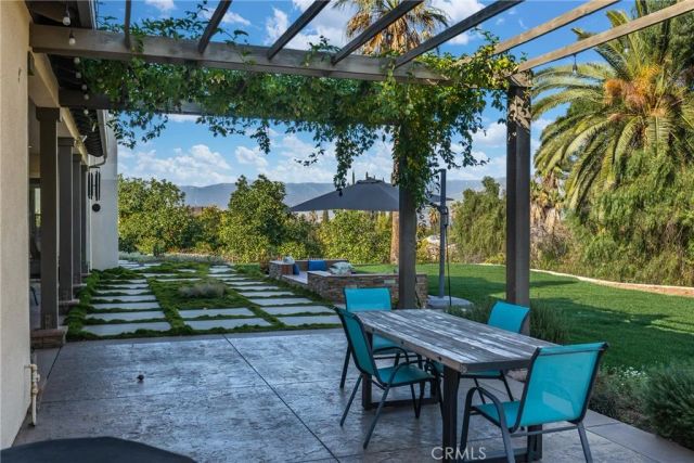 571 Wooden Bridge Lane, Redlands, CA 92373