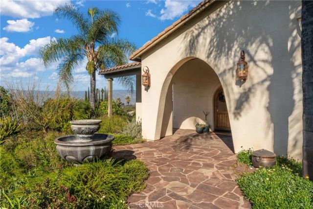 571 Wooden Bridge Lane, Redlands, CA 92373