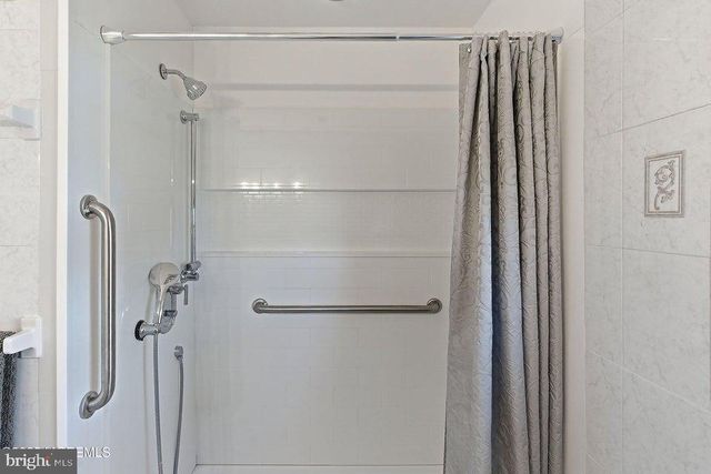 1169-B CLYDEBANK CT, Lakewood, NJ 08701