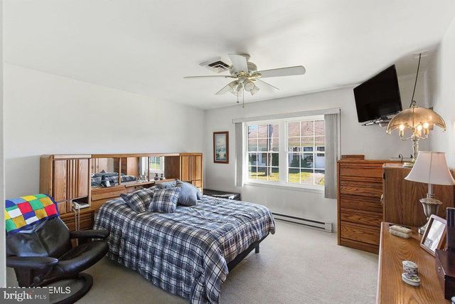 1169-B CLYDEBANK CT, Lakewood, NJ 08701