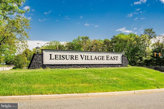 1169-B CLYDEBANK CT, Lakewood, NJ 08701