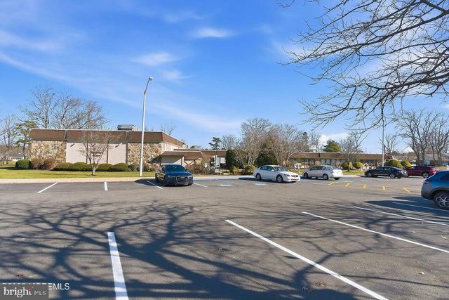 1169-B CLYDEBANK CT, Lakewood, NJ 08701