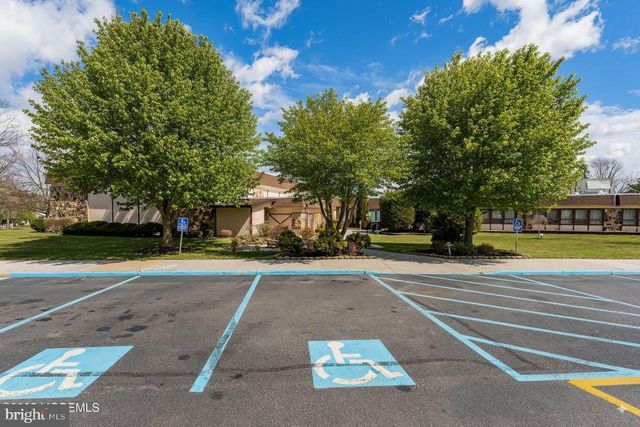 1169-B CLYDEBANK CT, Lakewood, NJ 08701