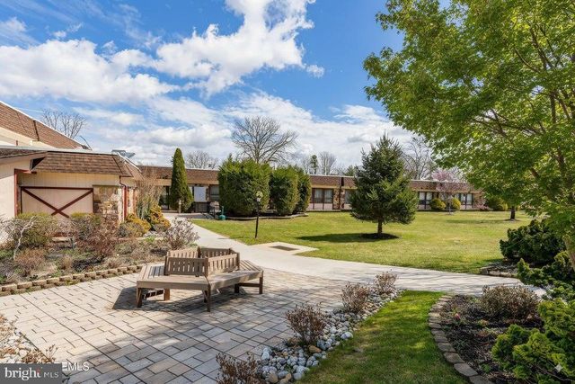 1169-B CLYDEBANK CT, Lakewood, NJ 08701