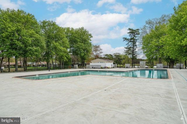 1169-B CLYDEBANK CT, Lakewood, NJ 08701