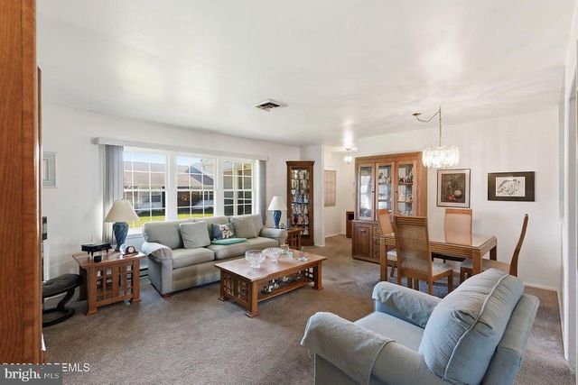 1169-B CLYDEBANK CT, Lakewood, NJ 08701