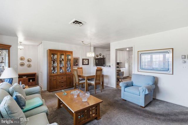 1169-B CLYDEBANK CT, Lakewood, NJ 08701