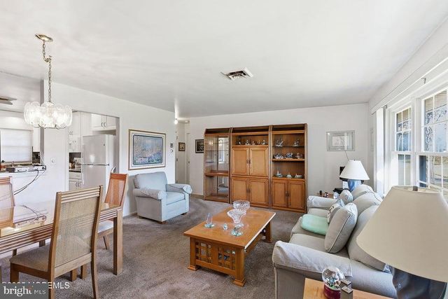 1169-B CLYDEBANK CT, Lakewood, NJ 08701