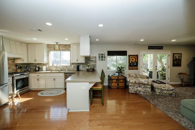 2749 Whitewood Ct, Oakdale, CA 95361