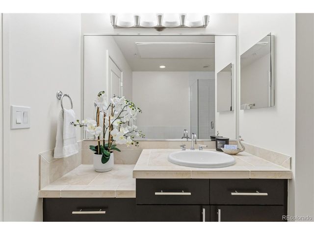 2958 Syracuse St 205, Denver, CO 80238