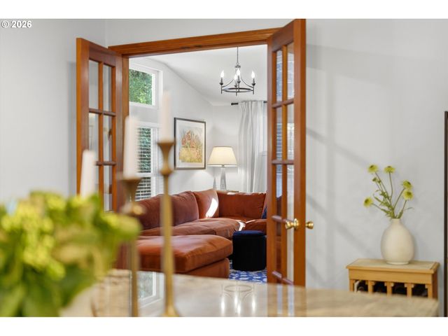5711 MCEWAN Rd, Lake Oswego, OR 97035
