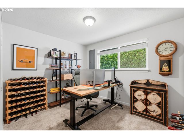 5711 MCEWAN Rd, Lake Oswego, OR 97035