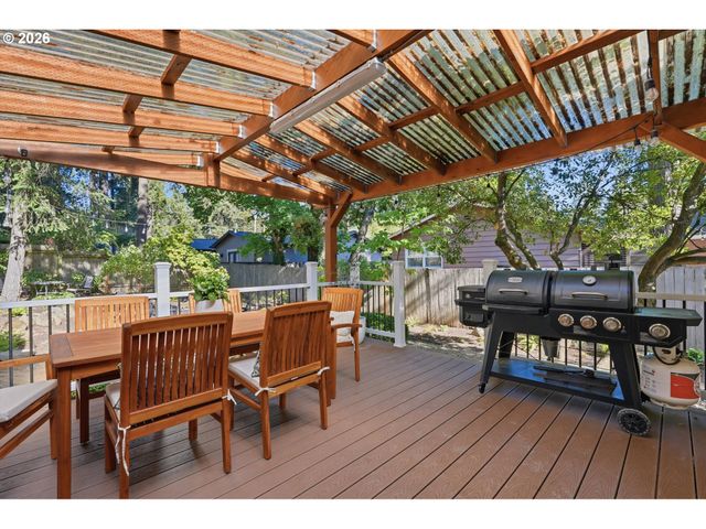 5711 MCEWAN Rd, Lake Oswego, OR 97035