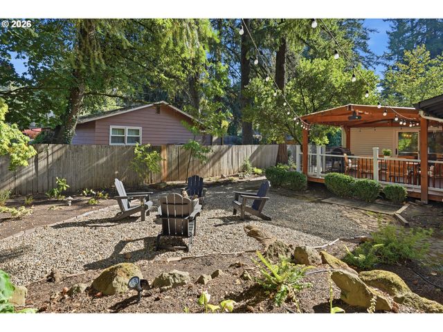 5711 MCEWAN Rd, Lake Oswego, OR 97035