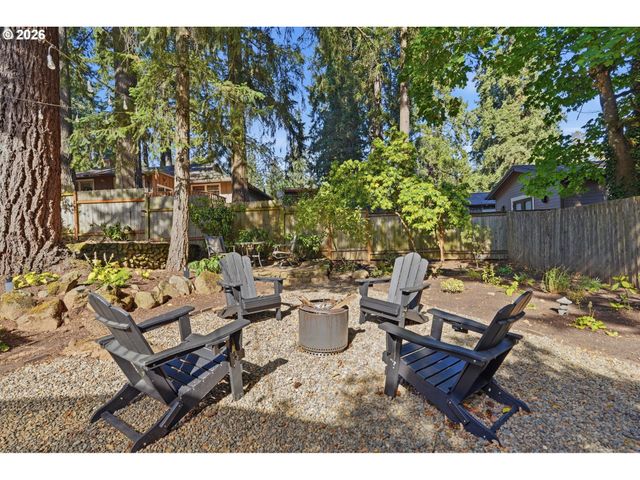 5711 MCEWAN Rd, Lake Oswego, OR 97035