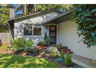5711 MCEWAN Rd, Lake Oswego, OR 97035