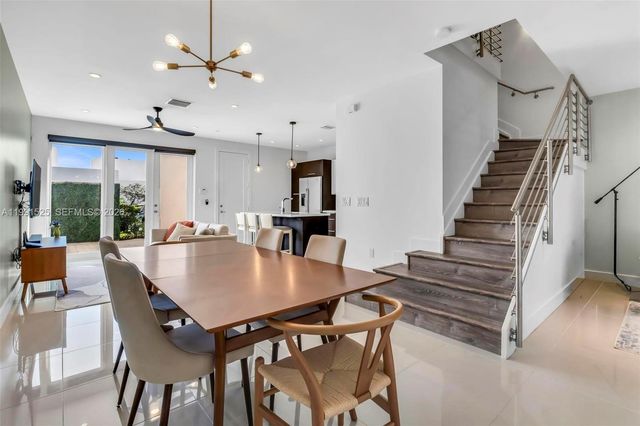 10502 NW 66th St, Doral, FL 33178