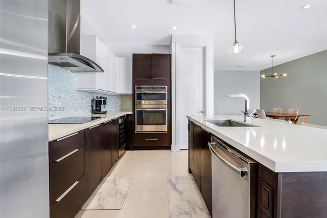 10502 NW 66th St, Doral, FL 33178