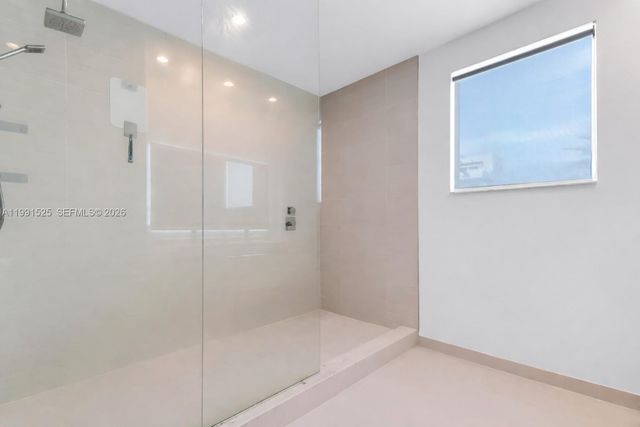 10502 NW 66th St, Doral, FL 33178