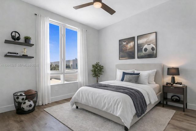 10502 NW 66th St, Doral, FL 33178