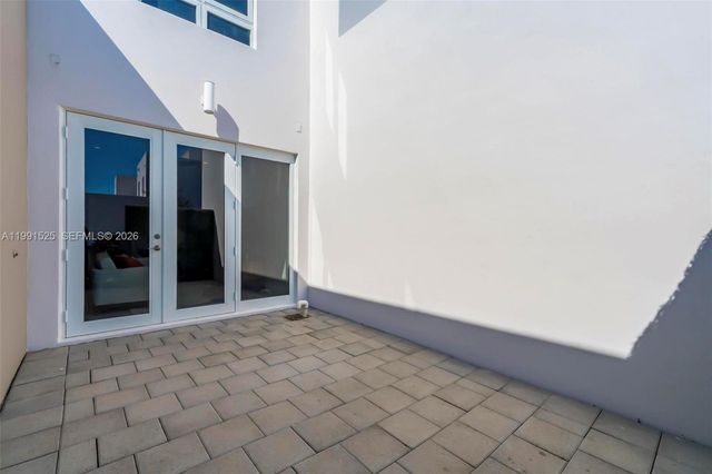 10502 NW 66th St, Doral, FL 33178