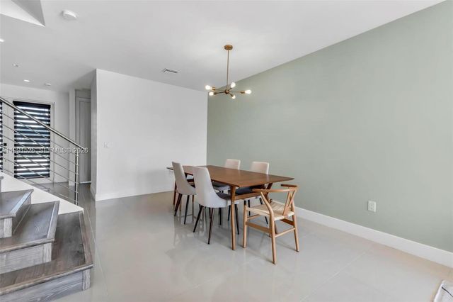 10502 NW 66th St, Doral, FL 33178