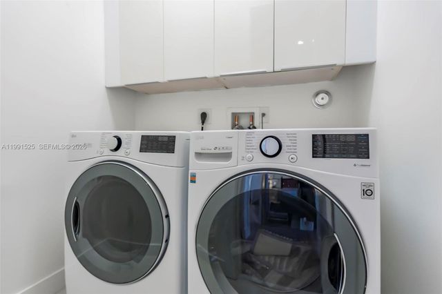 10502 NW 66th St, Doral, FL 33178