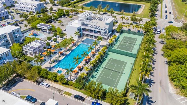 10502 NW 66th St, Doral, FL 33178