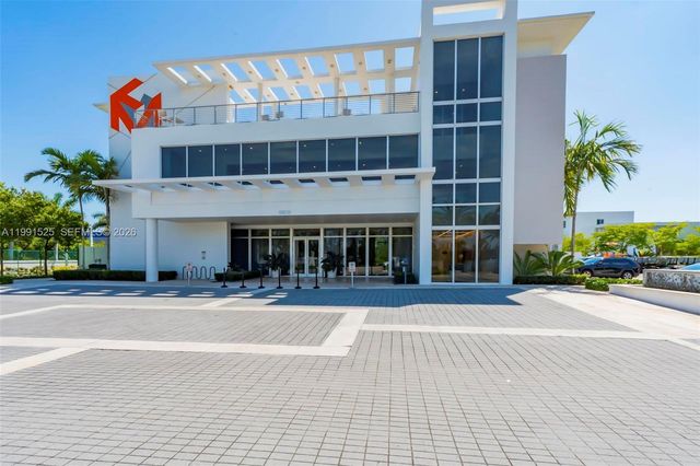 10502 NW 66th St, Doral, FL 33178