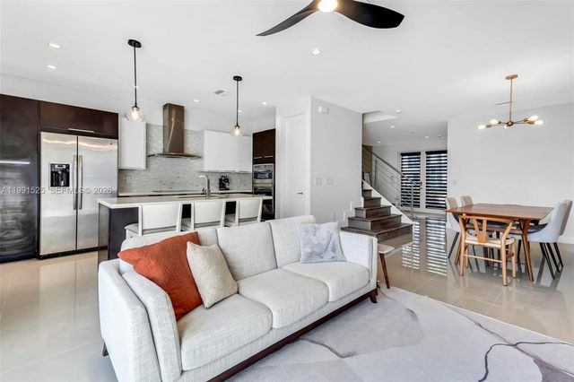 10502 NW 66th St, Doral, FL 33178