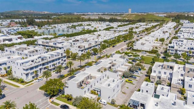 10502 NW 66th St, Doral, FL 33178