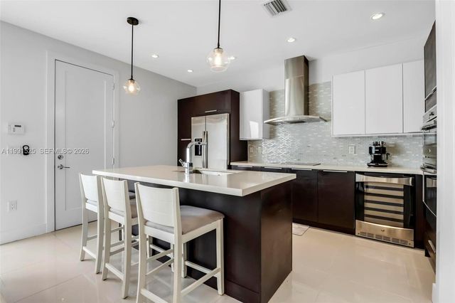 10502 NW 66th St, Doral, FL 33178